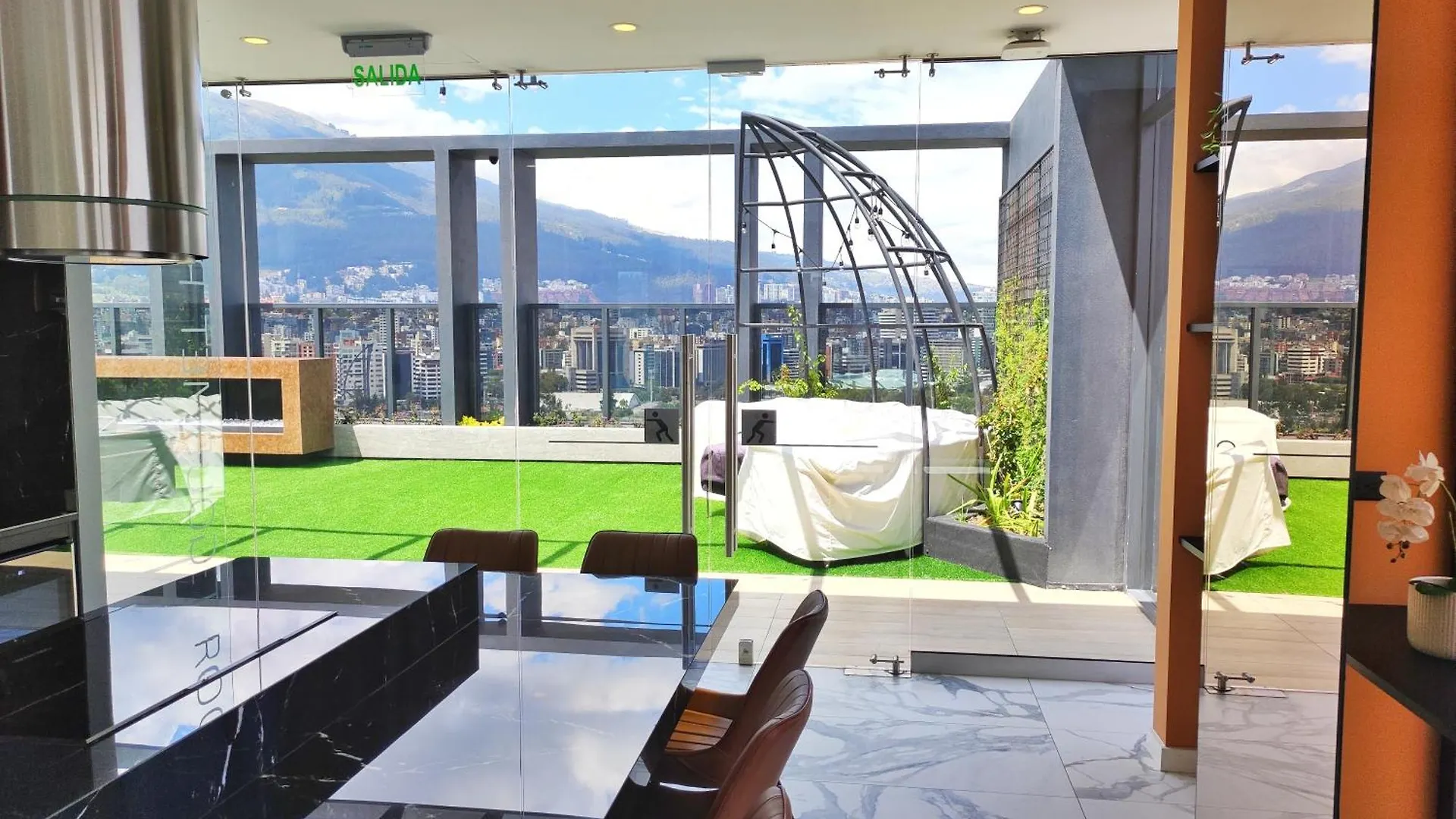 Republica Del Salvador Coliving Ecuador Xoe Apartamento Quito