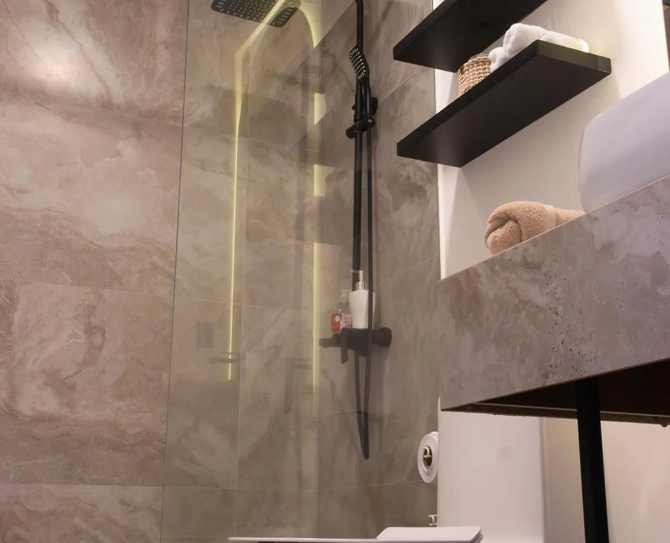 Republica Del Salvador Coliving Ecuador Xoe Apartamento Quito