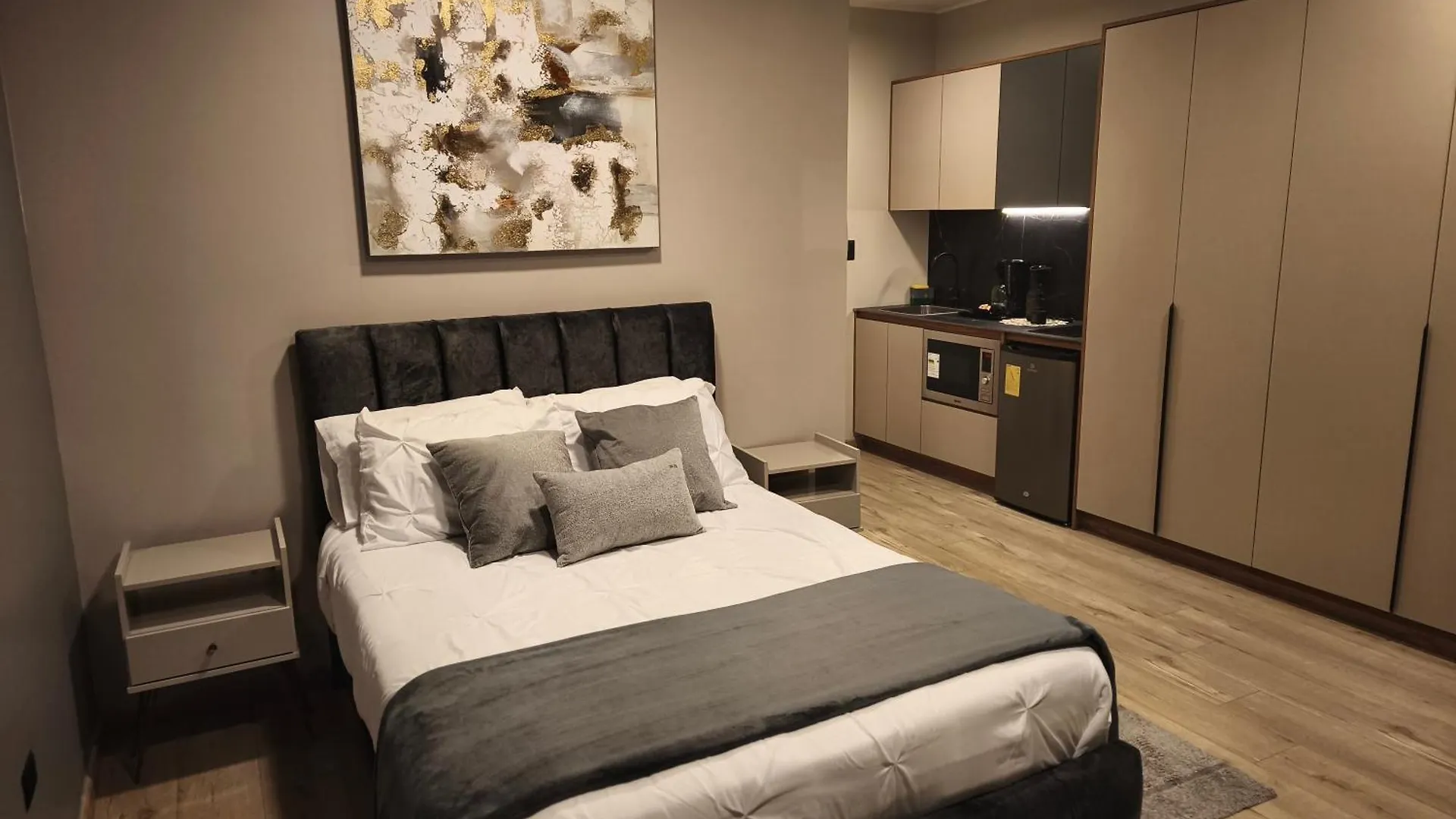 Republica Del Salvador Coliving Ecuador Xoe Apartamento Quito